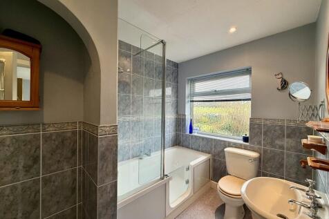 Ensuite Bathroom