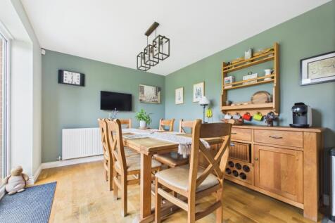 CAM02195G0-PR0085-STILL020