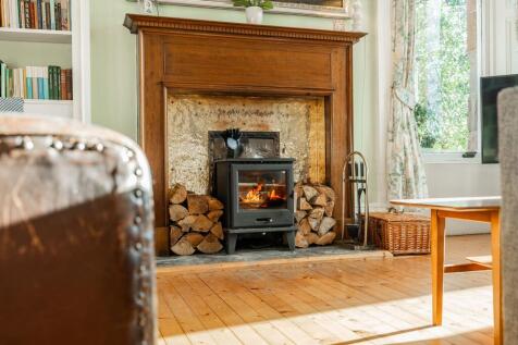 5 bed, 3 bath Detached in Glasgow - Photo 8