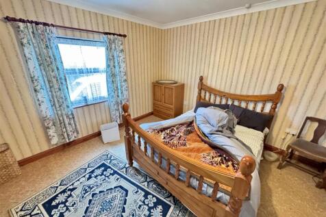 GROUND FLOOR BEDROOM 4