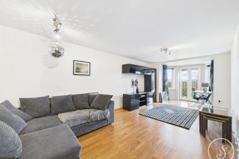 *** TWO DOUBLE BEDROOMS WITH EN-SUITES *** Stoneacre Properties are delighted to offer to the rental market this STUNNING two double bedroom first floor apartment in the modern development just off Sh