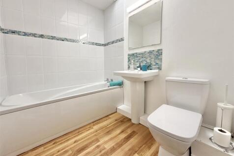 Family Bathroom.jpeg