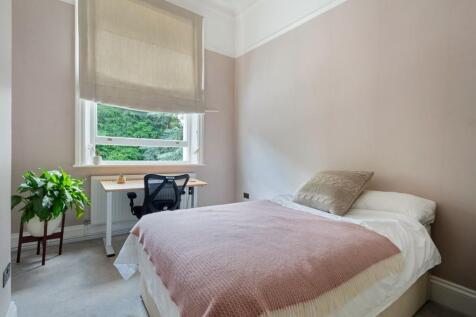 75862_Flat 5, Pixham Firs, Pixham Lane (21).jpg