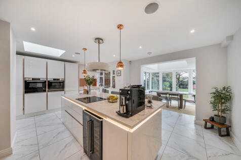 1370917-10-68f756...