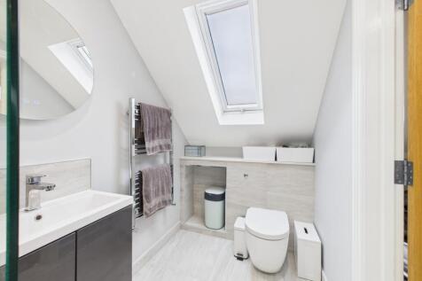 Bedroom 5 En-Suite Bathroom