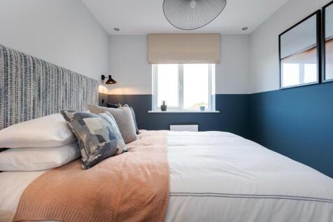 Double bedroom with space for fitted wardrobes