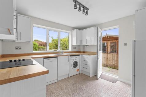 4 Grange Road, HP15 7QZ-11.jpg