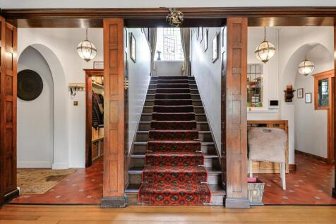 6 bed, 4 bath Detached in Birmingham - Photo 8