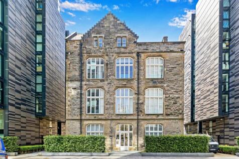 Early viewing is essential of this superb ground floor apartment within the award winning Quartermile development, boasting luxurious accommodation in a stunning location, close to Edinburgh Castle, E