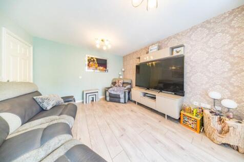 8 Riverside Mews lounge.jpg