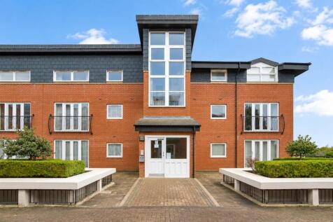 Bright and spacious one-bedroom apartment located in a quiet Kingswood development, offered unfurnished and featuring allocated off-street parking for one car. Available from the 21st August 2026
