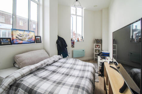 Flat E , Avenue Hous