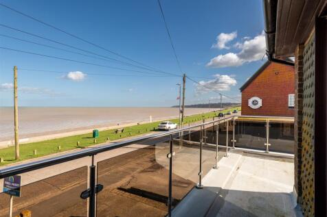 13 The Leas balcony1.jpg