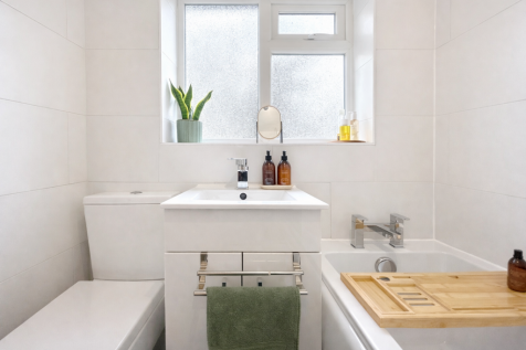 Bathroom 2.png