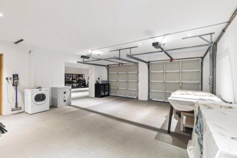 8 bed, 7 bath Detached in Glasgow - Photo 66