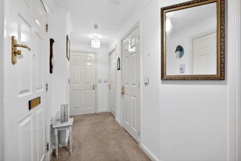 2 bed, 2 bath Retirement Property in Glasgow - Photo 8