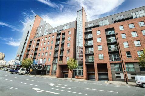 2 Bedroom Flat in M1 5DB