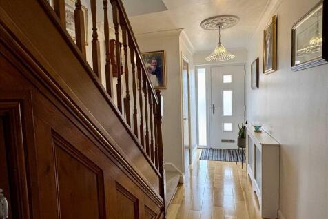 ENTRANCE HALLWAY