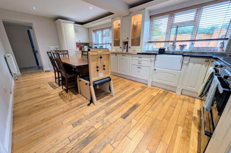 PXL_20251009_1511...