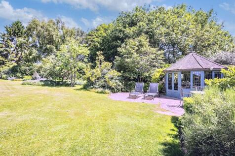 Summer House Sun Patio Area