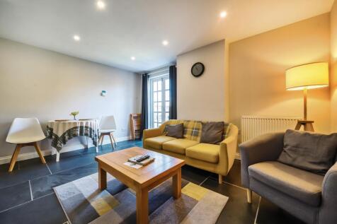 Two bedroom cottage - Lounge