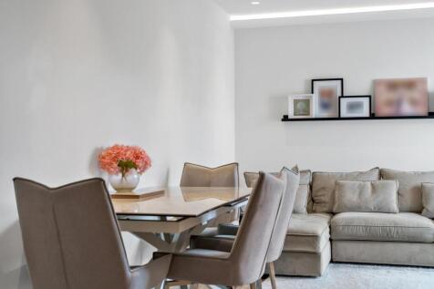 dining table feature.jpg