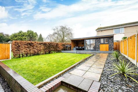 19 Hall Close-31.jpg