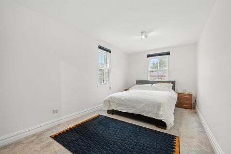 Saxton Mee 7 Holme Court 0004.jpg