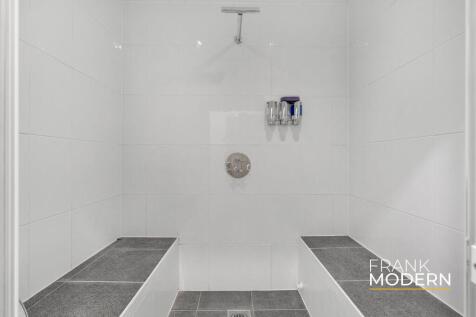 Bedroom Three En-Suite