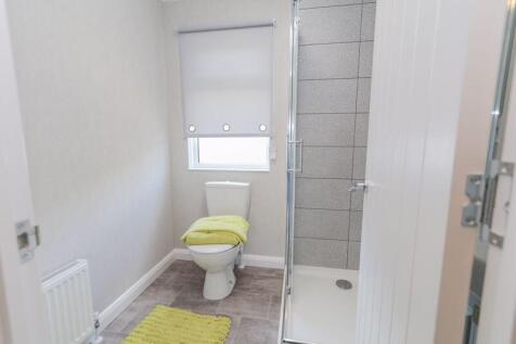 En-suite to Bedroom One