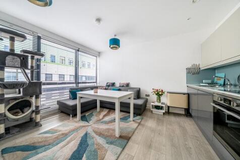 1302682 11 683db1b143697 ARW 1