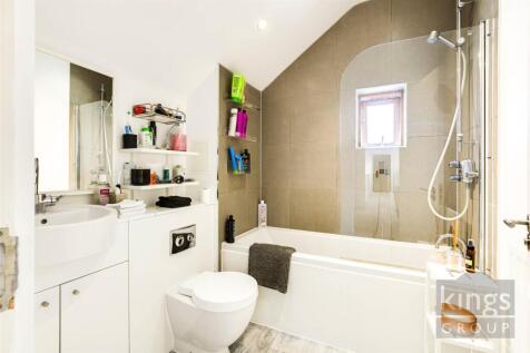 Family Bathroom (.jpg