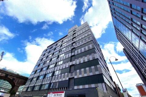 AVAILABLE NOW. Excellent one bed just off Oxford Road and close to the university, Oxford Road train station and all that Manchester City Centre has to offer. The apartment is on the 9th floor and com