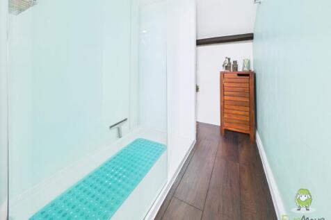 CAM01543G0-PR0149-STILL054