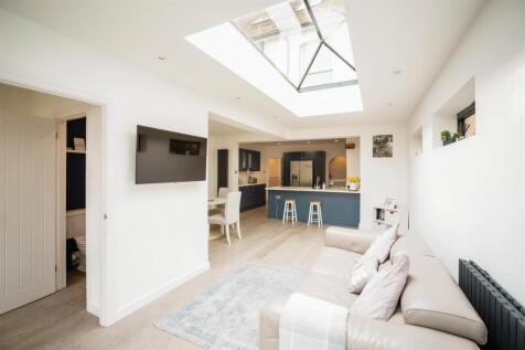 Open Plan Kitchen / Diner