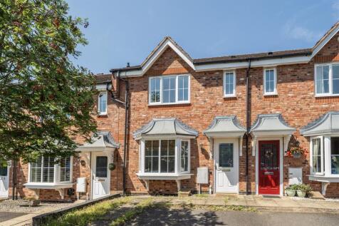 Vision Properties are delighted to offer this well-presented three bedroom house in Hollywood, Birmingham.