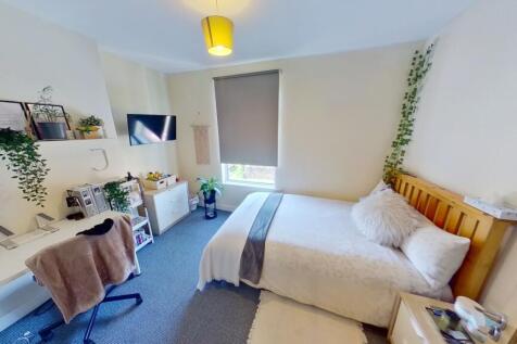 4 Bedroom Terraced in NG7 2JF