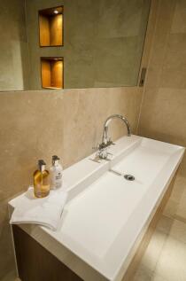 Bathroom2