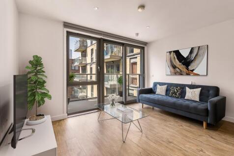 Experience ultimate comfort in this chic urban living room with stylish decor.