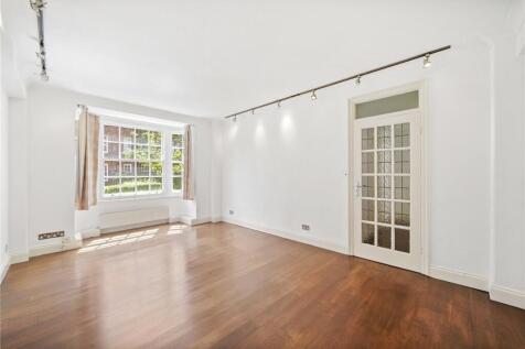 A rare opportunity to rent this lovely bright and spacious 2 bedroom, 2 bathroom flat on the raised ground floor of this popular ported block with the right to apply for access to the very sought afte