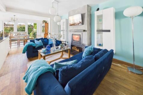 Kitchen/family/dining area