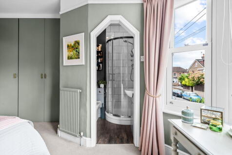 11-web-or-mls-98 CLARENCE ROAD FINISHED EDITS-11