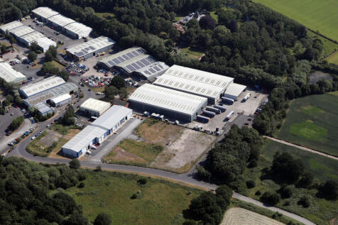 Distribution Warehouse to rent in elvington