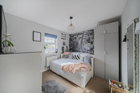 1373330-9-6903697...