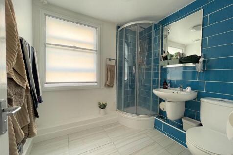 Shower Room.jpg
