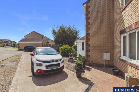 Driveway/Front Outlook