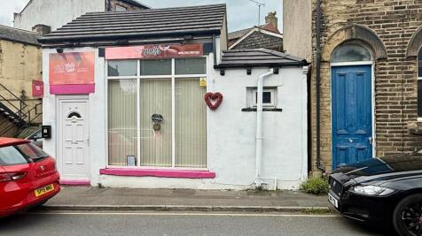 Commercial Property to rent in heckmondwike