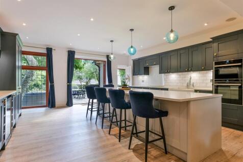 FAR END (INTERNALS) (24).jpg