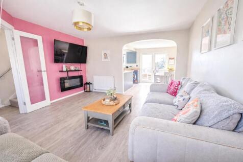 2 Oakwood Drive - Lounge.jpg