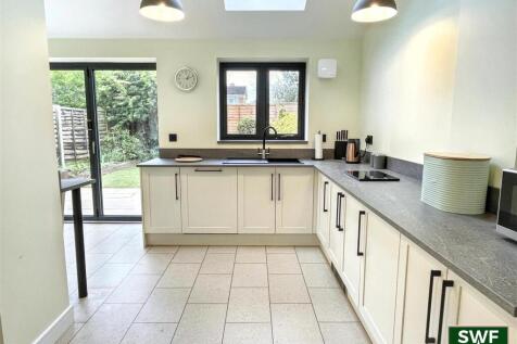 Kitchen2.jpg